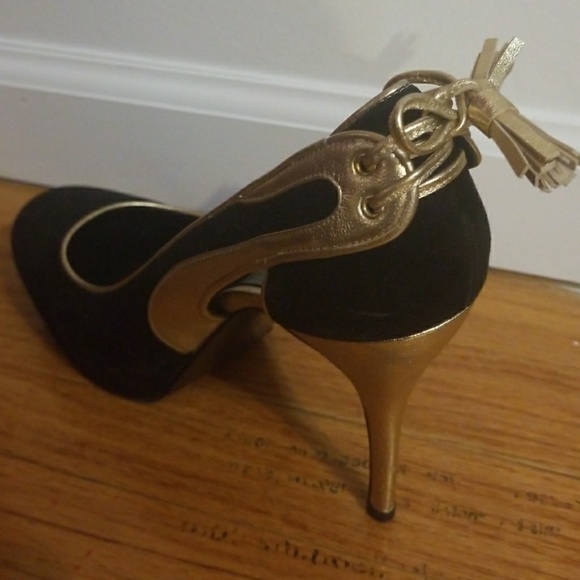 Heels - Picture 2 of 2